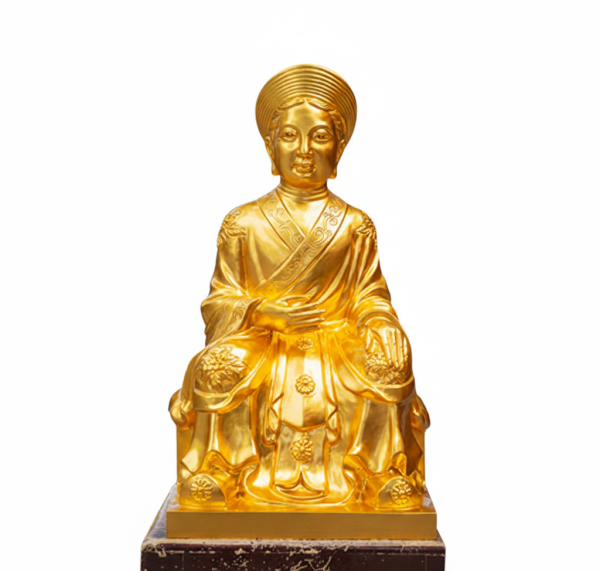 Từng đường nét mềm mại, khuôn mặt hiền từ thể hiện rõ thần thái linh thiêng của Bà.