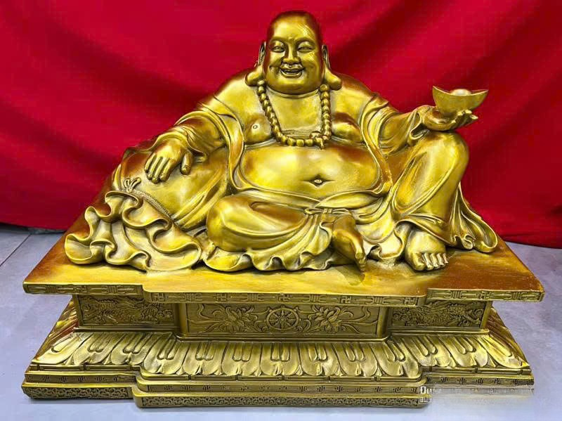 Từng chi tiết được đúc thủ công, mang lại vẻ đẹp chân thực và bền vững theo thời gian.