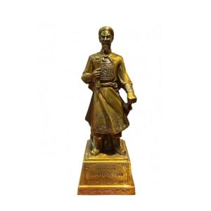 Tượng Trần Hưng Đạo Bằng Đồng – Biểu Tượng Uy Nghi, Sức Mạnh Và Trí Tuệ Dân Tộc